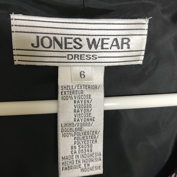 Dress - Picture 6 of 6